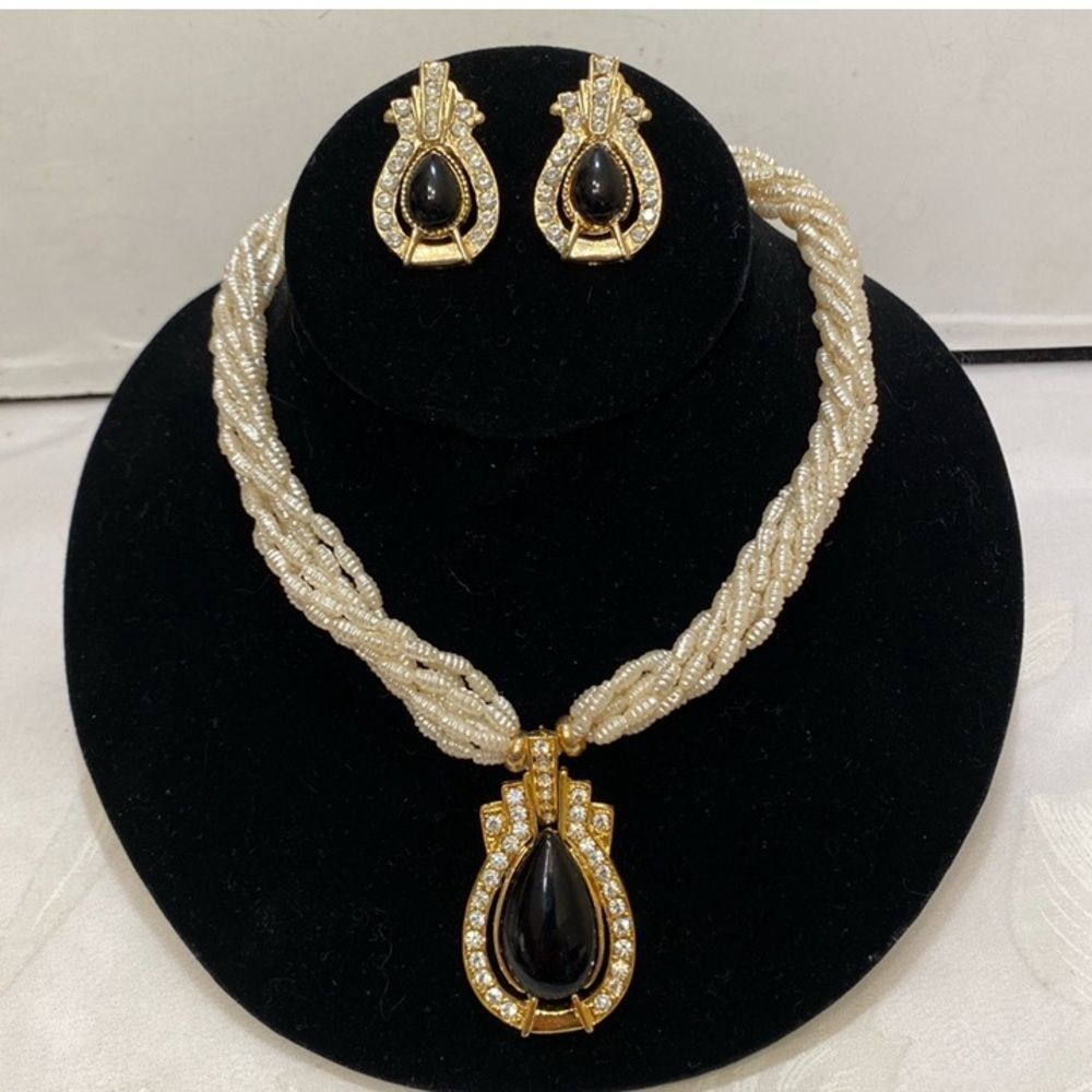 Vintage Multi Strand Pearl Choker Necklace And Earrings - Picture 10 of 12